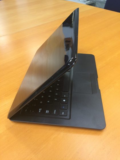 N239-1 - Black Gloss Laptop - Image 3