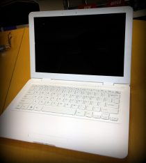 N239-1W - White Gloss Laptop